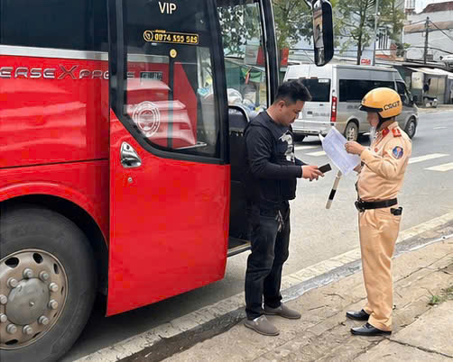 Tin nổi bật
